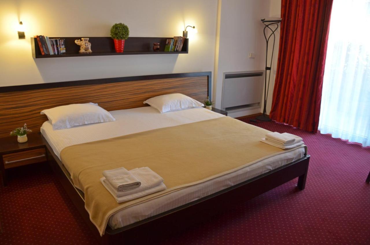 Aquarius Appartement Budva Buitenkant foto