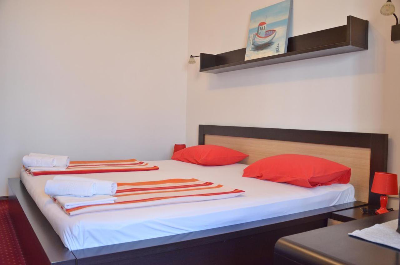 Aquarius Appartement Budva Buitenkant foto