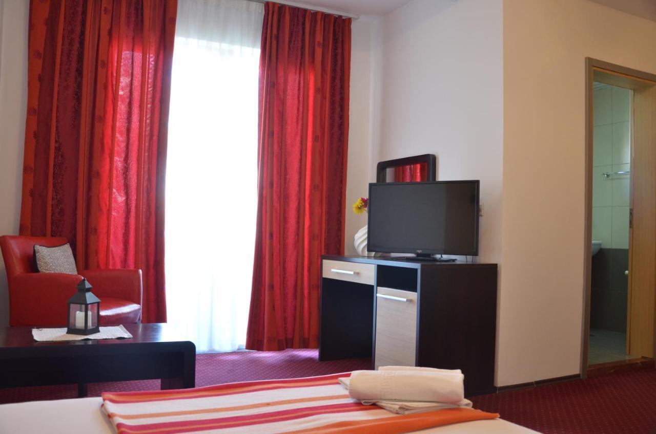 Aquarius Appartement Budva Buitenkant foto
