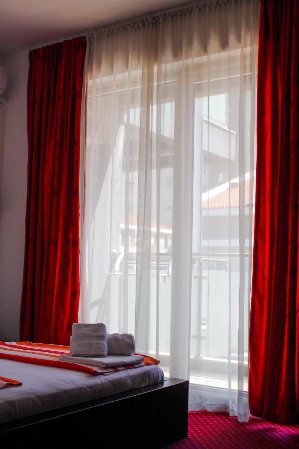 Aquarius Appartement Budva Buitenkant foto