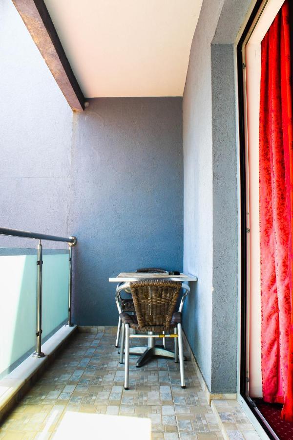 Aquarius Appartement Budva Buitenkant foto